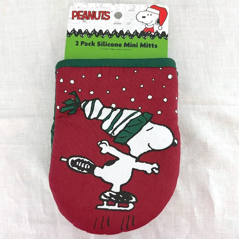 Peanuts Snoopy Christmas 2 Pack Silicone Mini Oven Mitts Ice Skating Red Green